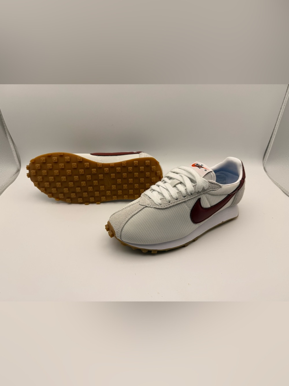 Nike LD-1000 Summit White Dark Team Red HF3227-102 Women’s 6 New in half box
